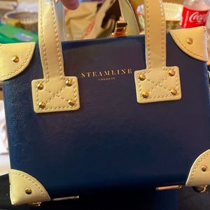 Streamline Luggage - The Entrepreneur - Navy Mini BNWOT